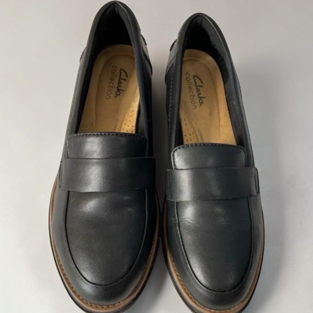 Clarks Collection Teadale Rhea Black Leather Penny Loafers  Womens 7.5